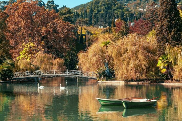 АБХАЗИЯ -праздник молодого вина